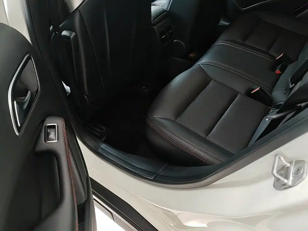 Mercedes-Benz GLA AMG — миниатюра 17