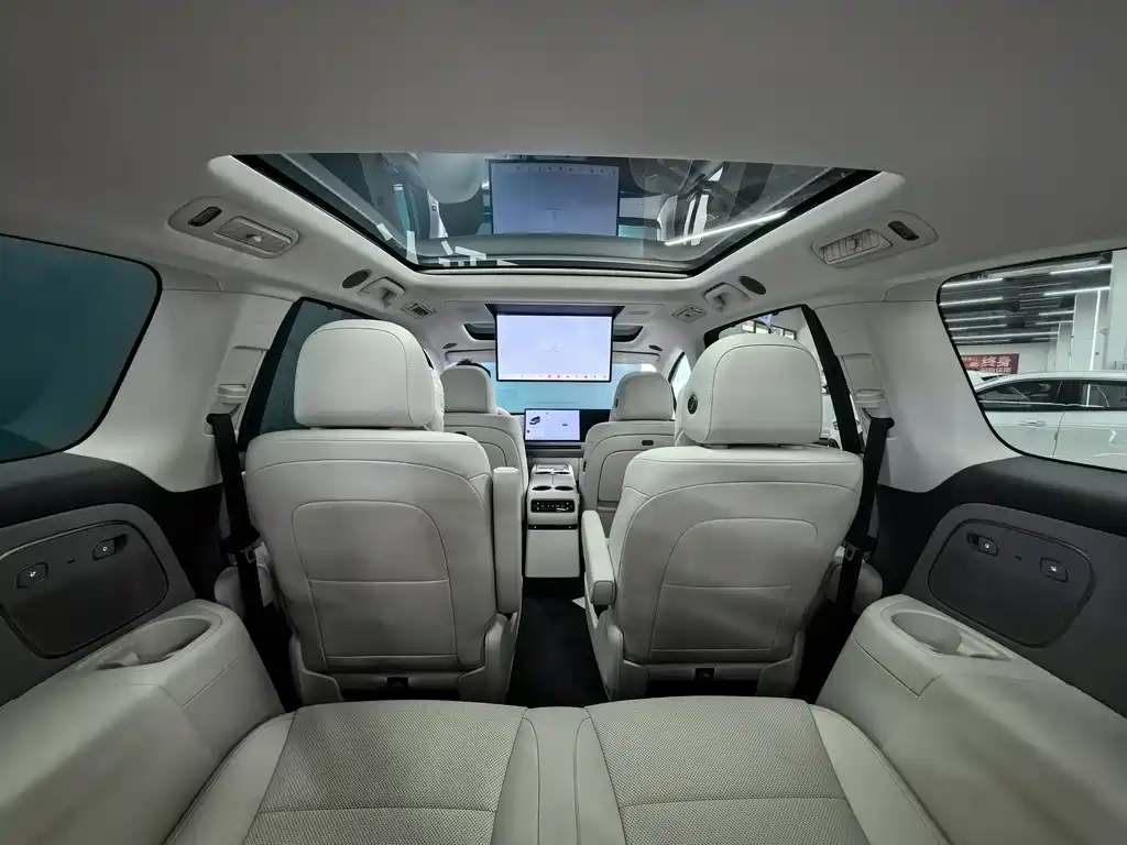 Li Auto i8 2025 Standard