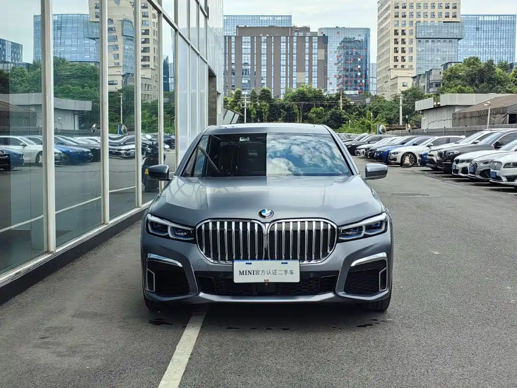 BMW 7 Series — миниатюра 3