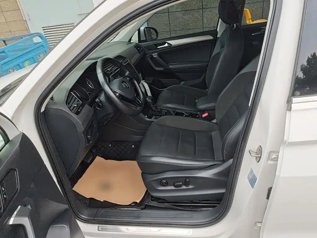 Volkswagen Tiguan L — миниатюра 15