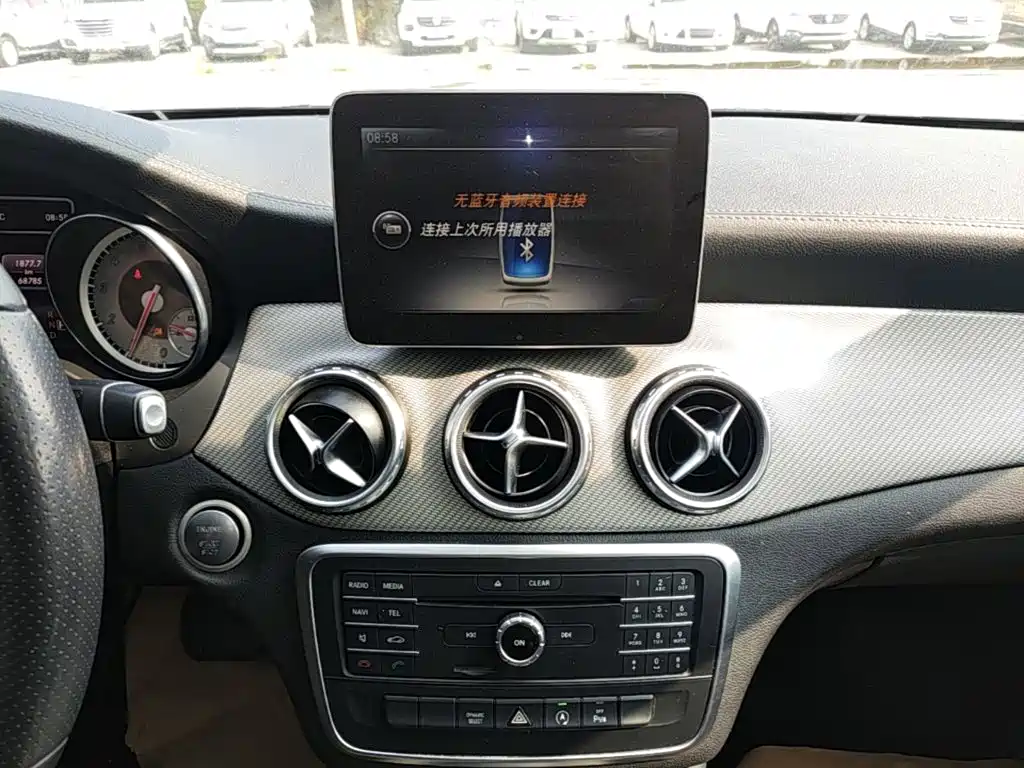 Mercedes-Benz GLA — миниатюра 13