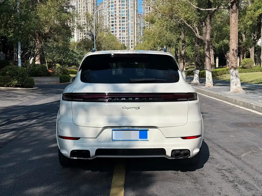 Porsche Cayenne — миниатюра 5