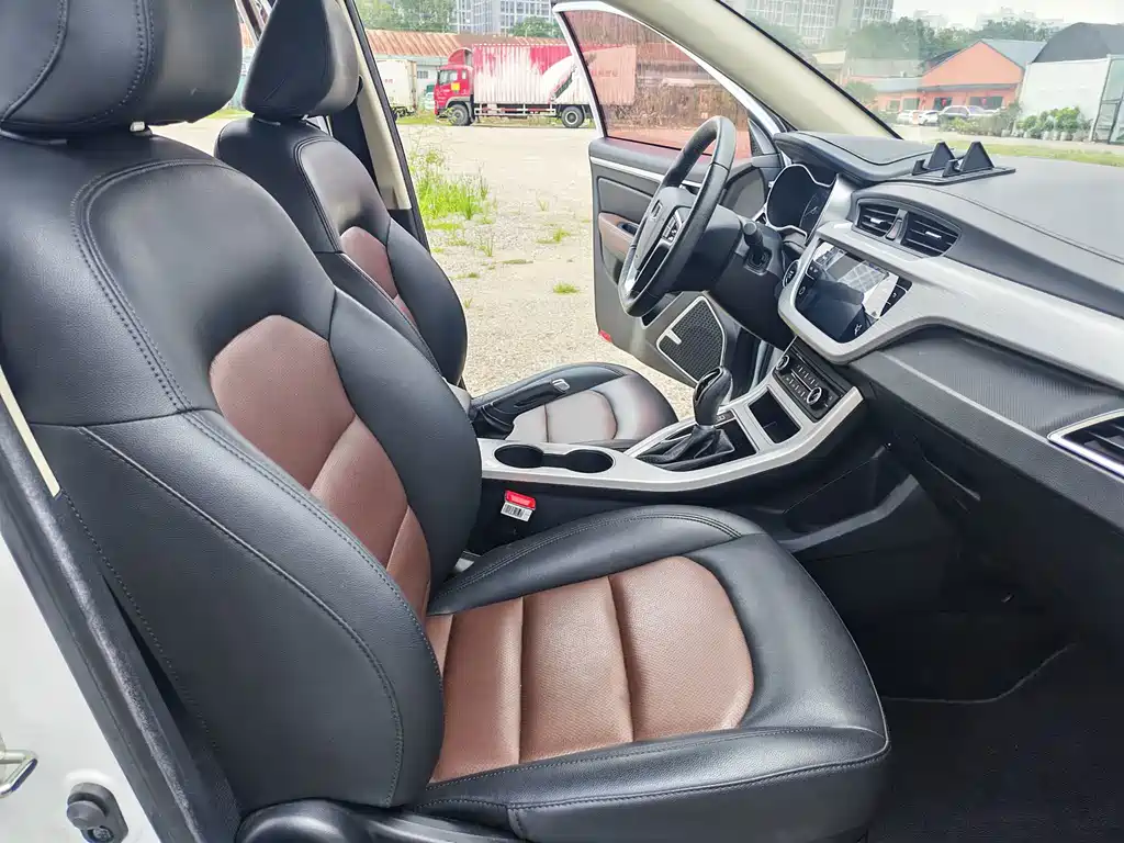 Geely Vision — миниатюра 12