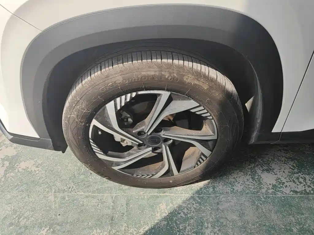 Geely Boyue — миниатюра 23