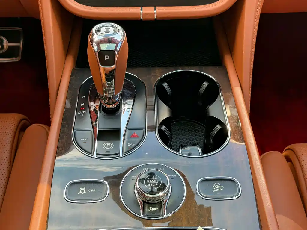 Bentley Bentayga — миниатюра 8