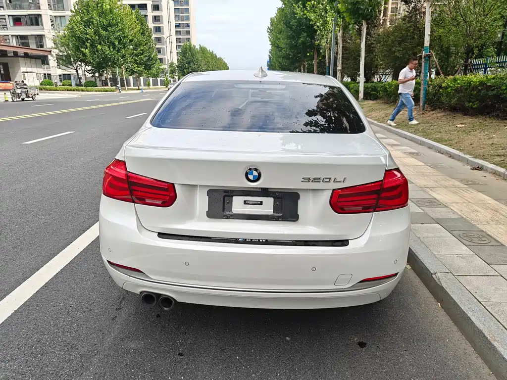 BMW 3 Series — миниатюра 8