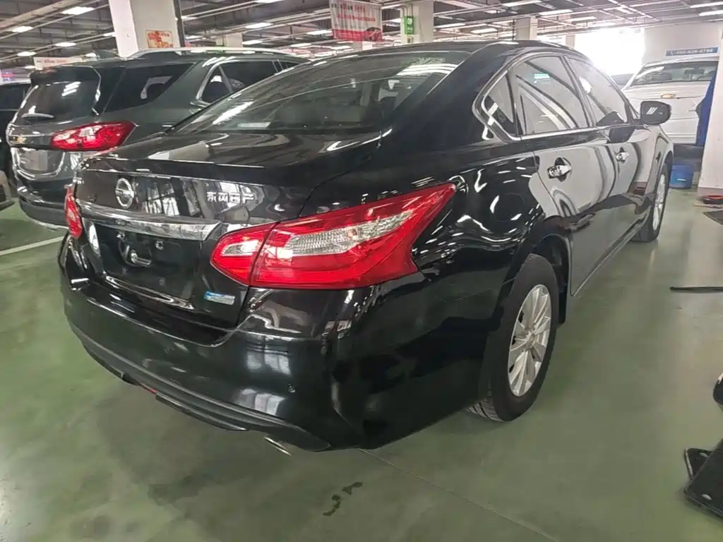 Nissan Teana — миниатюра 7