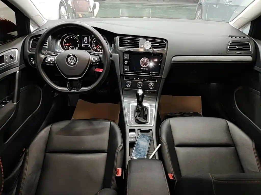 Volkswagen Golf — миниатюра 10