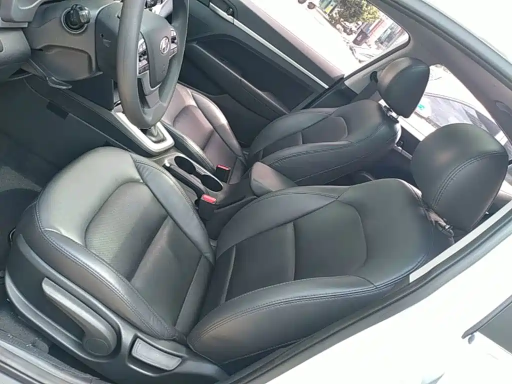 Hyundai Elantra — миниатюра 15