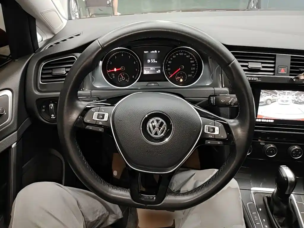 Volkswagen Golf — миниатюра 11