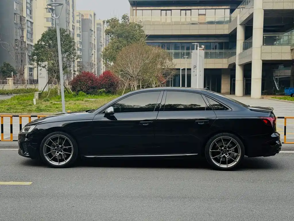 Audi S4 — миниатюра 2