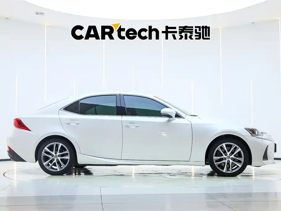 Lexus IS 2017 300