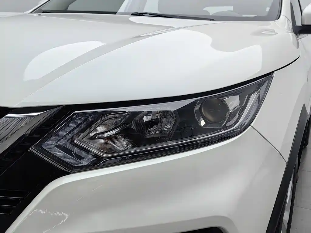 Nissan Qashqai — миниатюра 7
