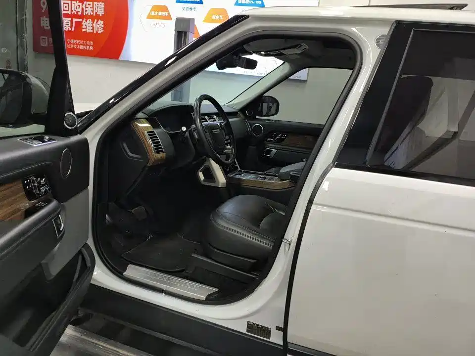 Land Rover Range Rover — миниатюра 5