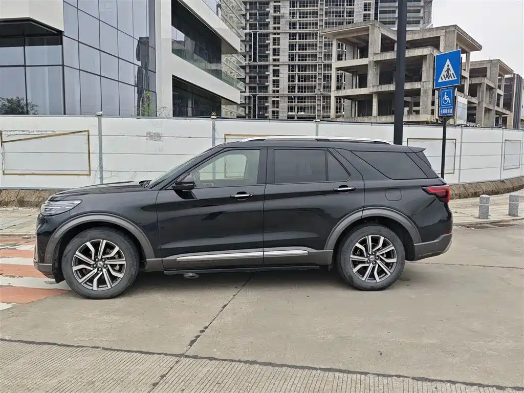 Ford Explorer — миниатюра 5