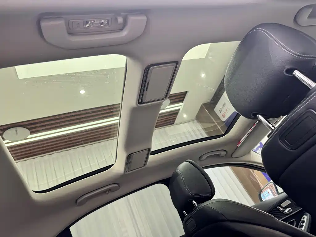 Mercedes-Benz C-Class — миниатюра 20