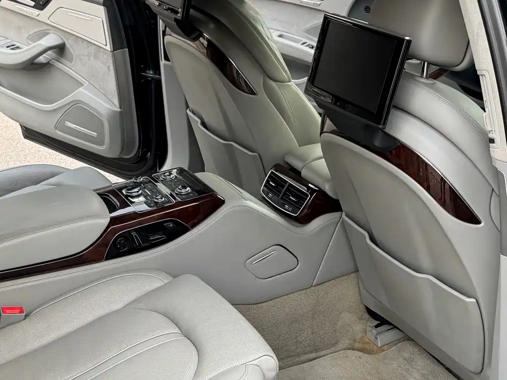 Audi A8 — миниатюра 11