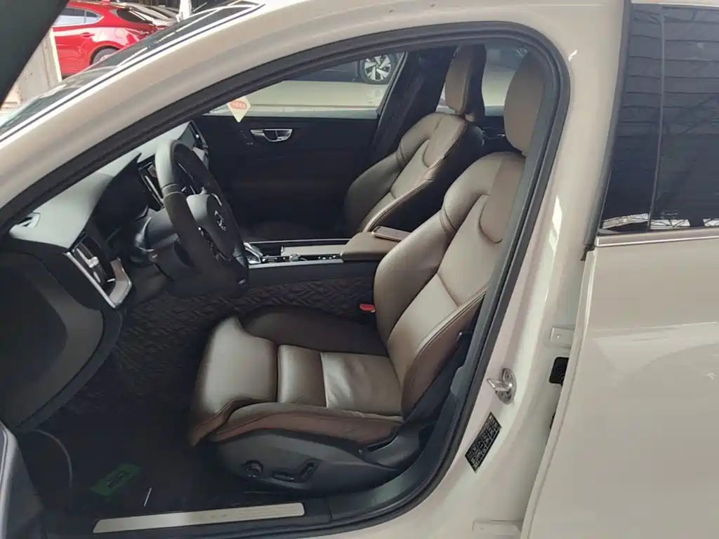 Volvo S60 — миниатюра 15