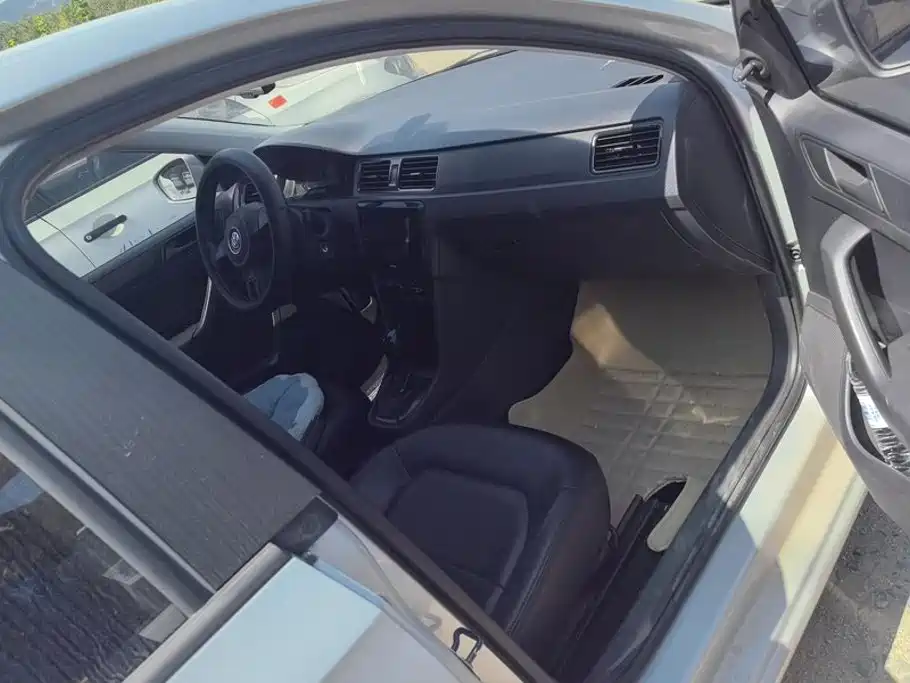 Volkswagen Santana — миниатюра 8