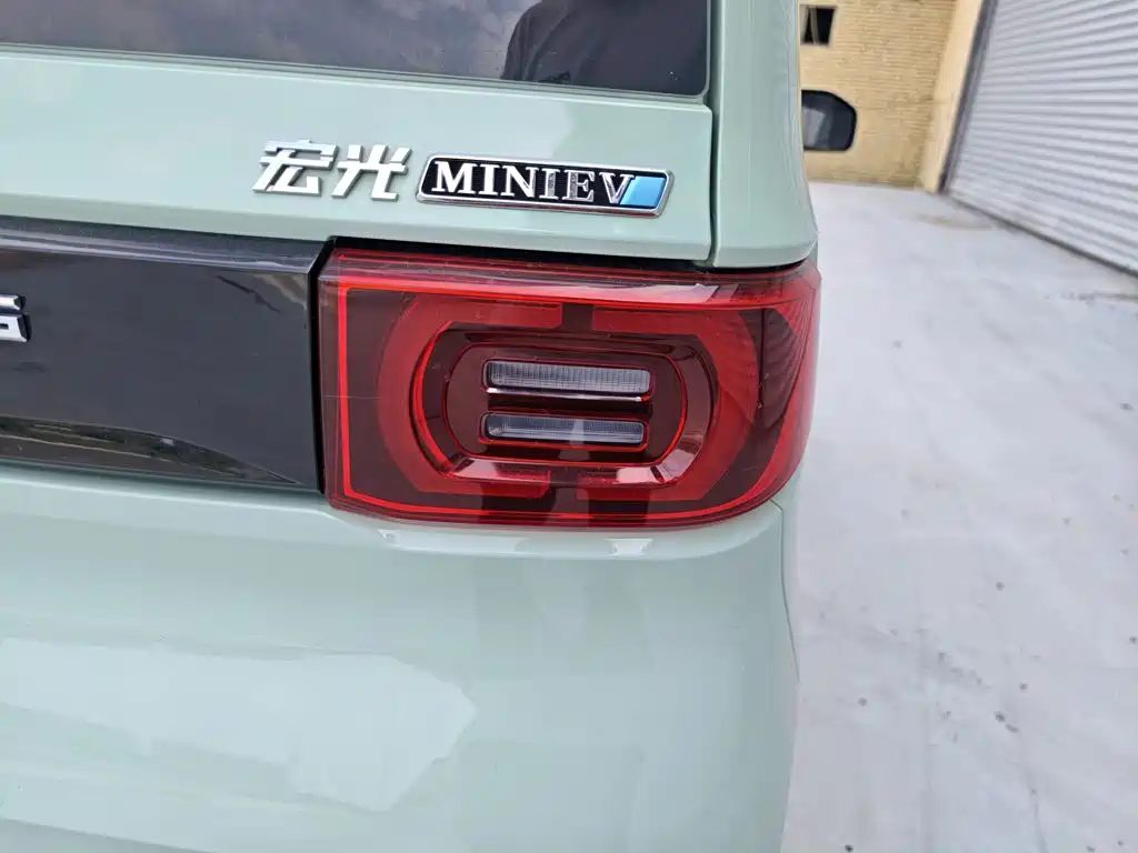 Wuling MINIEV — миниатюра 8