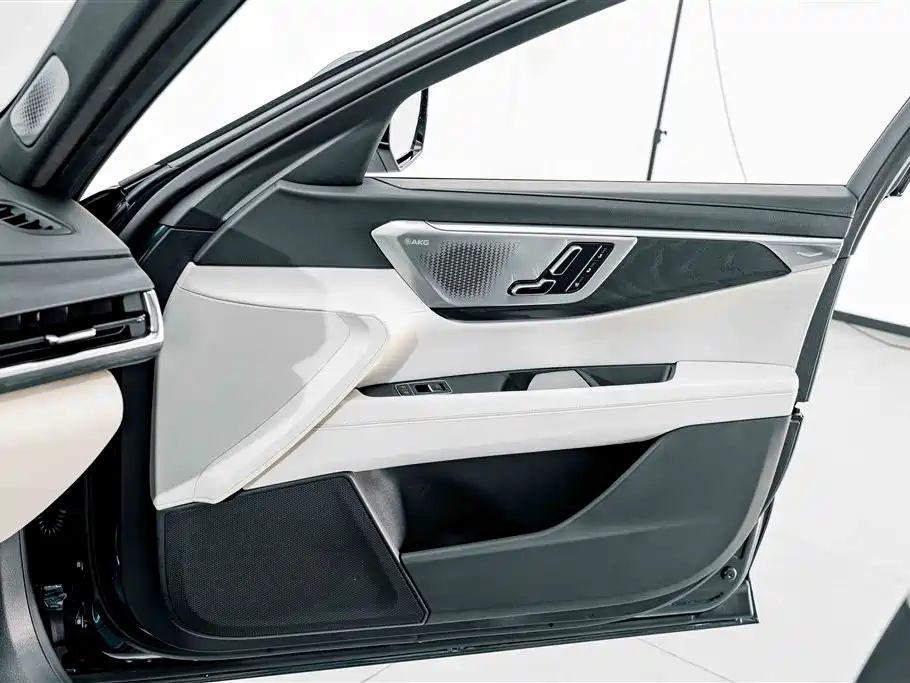 Cadillac CT6 — миниатюра 15