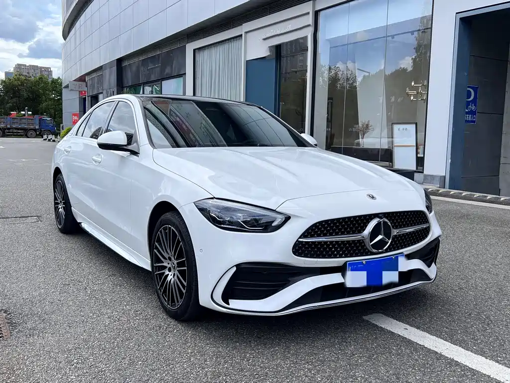 Mercedes-Benz C-Class — миниатюра 3