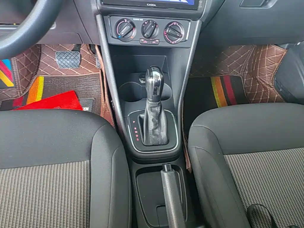 Volkswagen Polo — миниатюра 14