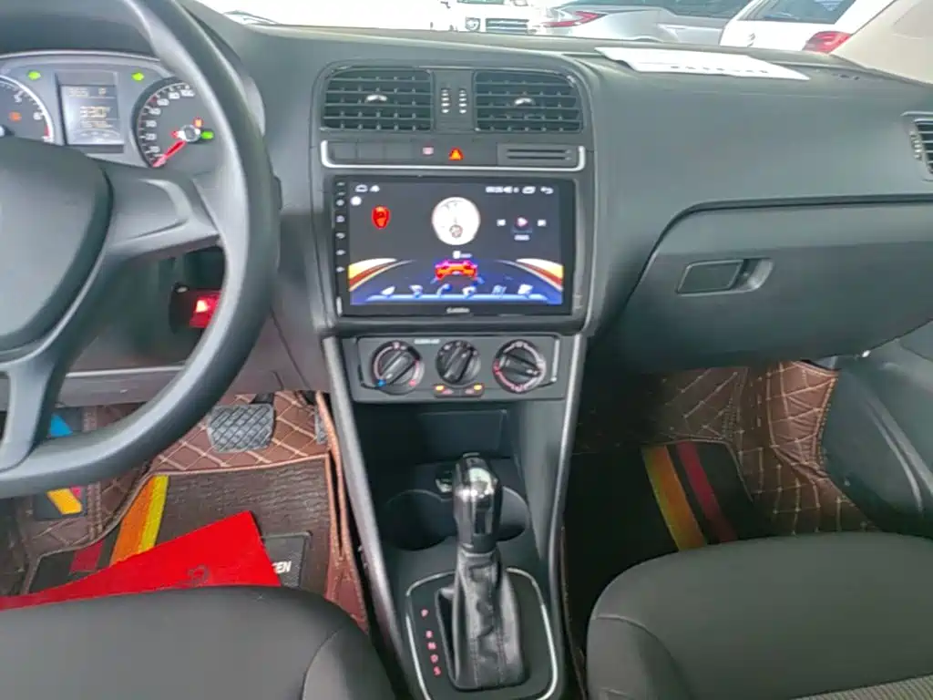 Volkswagen Polo — миниатюра 13