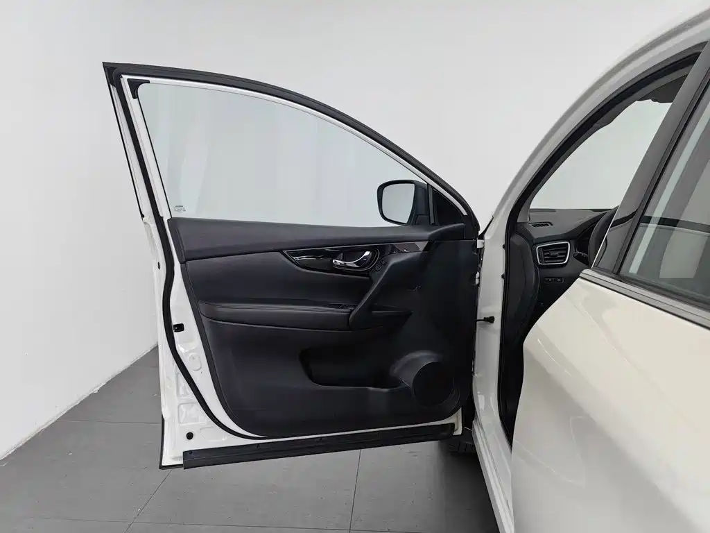 Nissan Qashqai — миниатюра 8