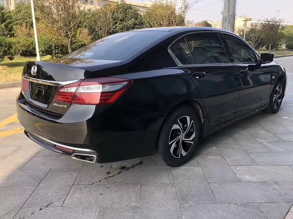 Honda Accord — миниатюра 4