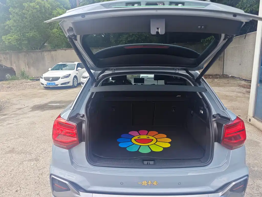 Audi Q2L e-tron — миниатюра 14