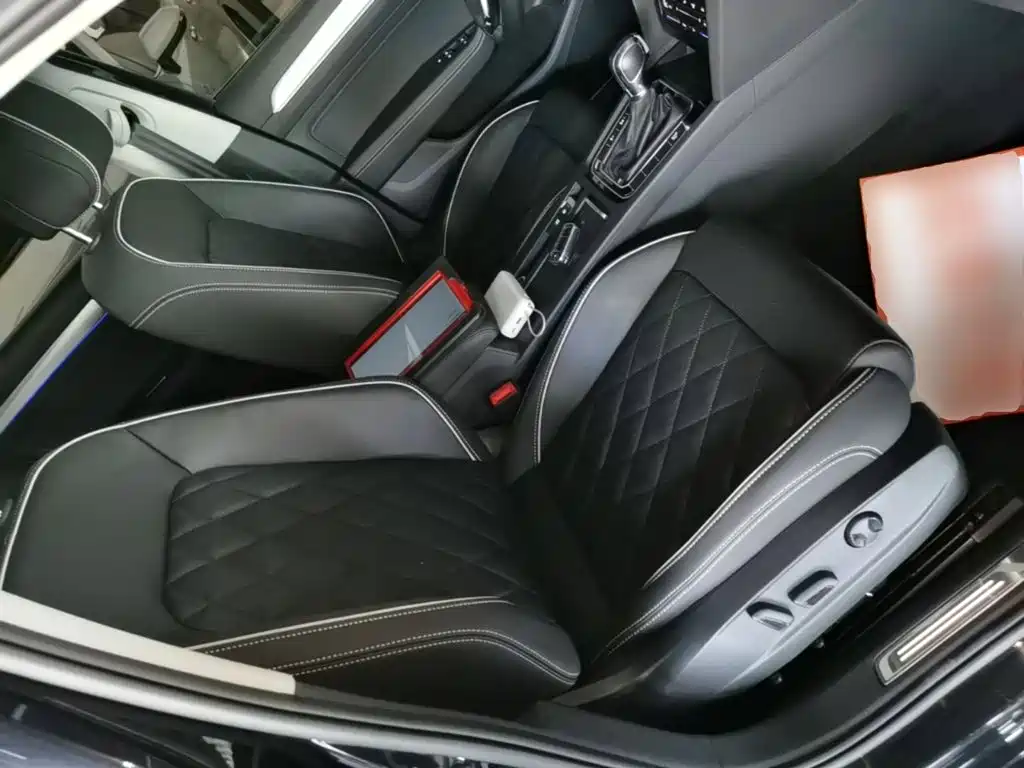 Volkswagen Magotan PHEV — миниатюра 25