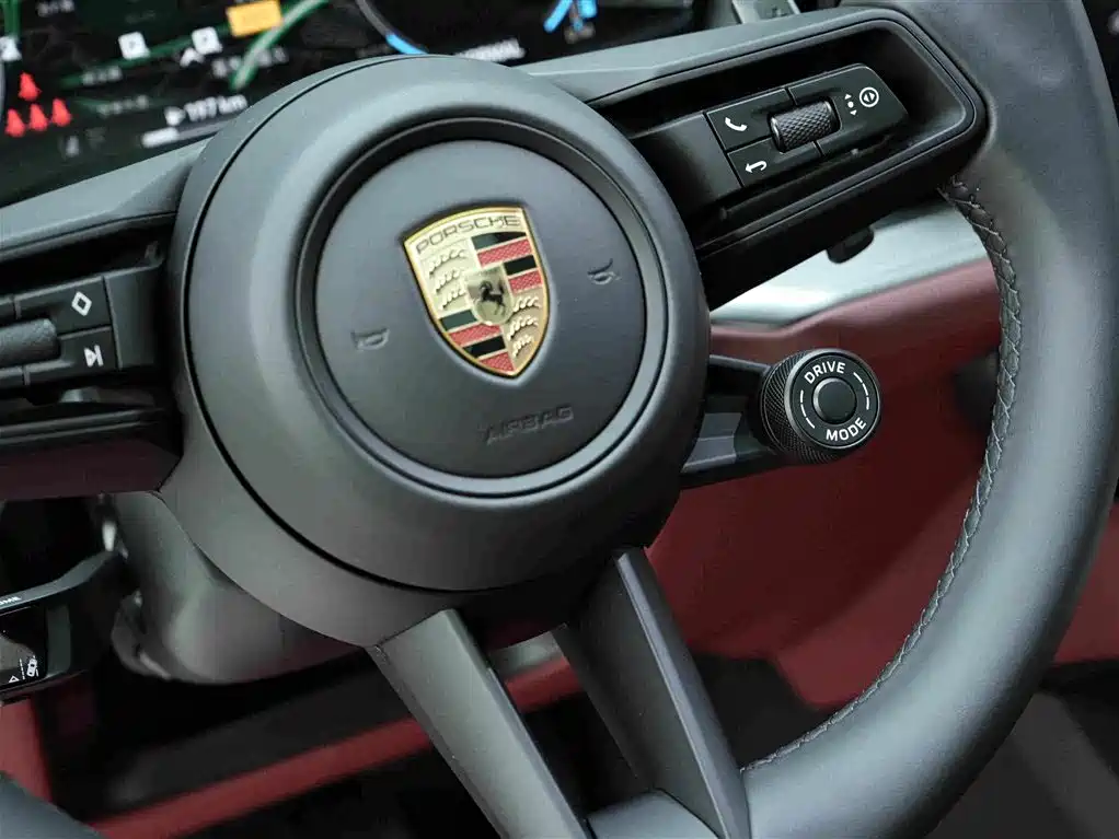 Porsche Cayenne — миниатюра 17