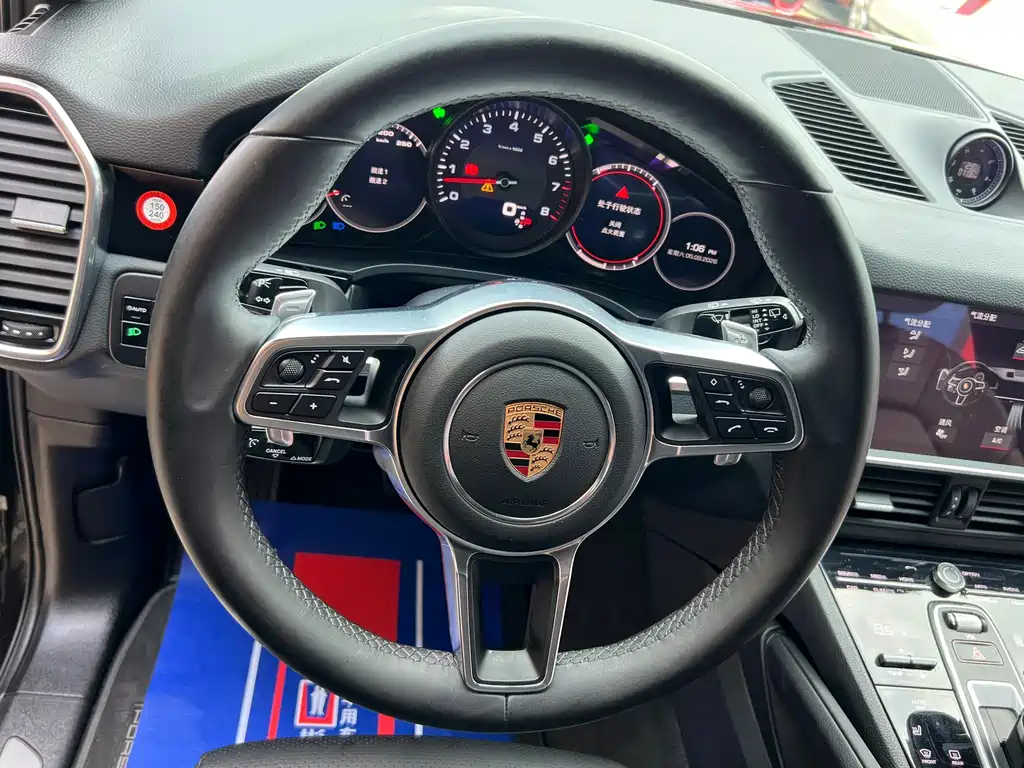 Porsche Cayenne — миниатюра 22