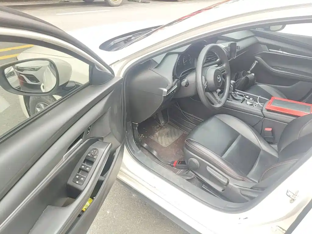 Mazda 3 Axela — миниатюра 16