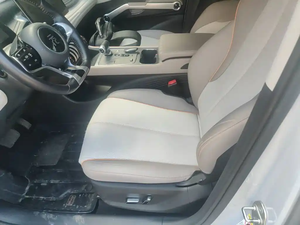 BYD Yuan Plus — миниатюра 15