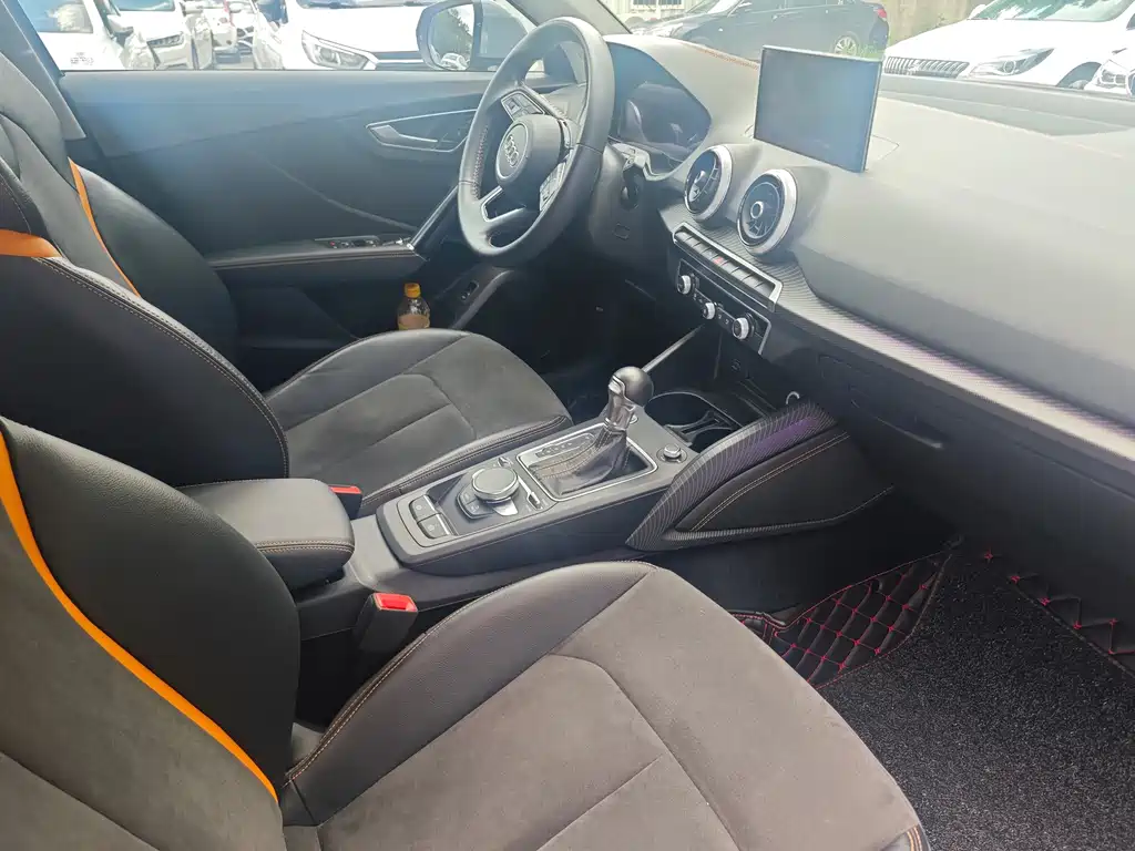 Audi Q2L e-tron — миниатюра 9