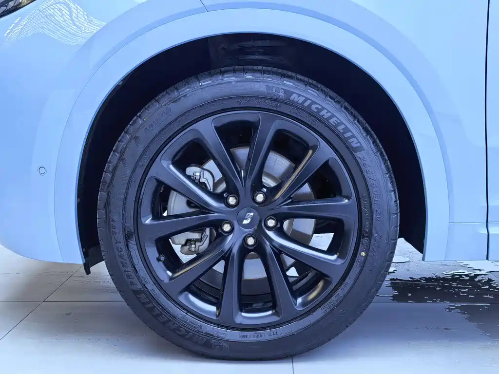 Li Auto ONE 2020 6 мест