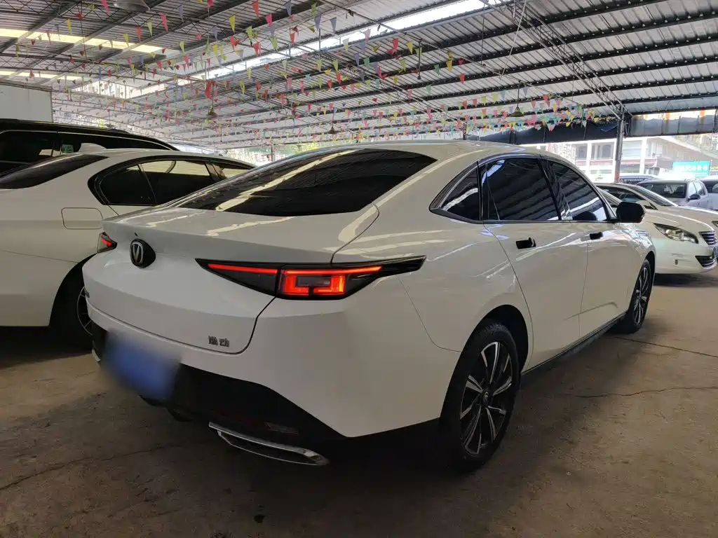 Changan Eado — миниатюра 7