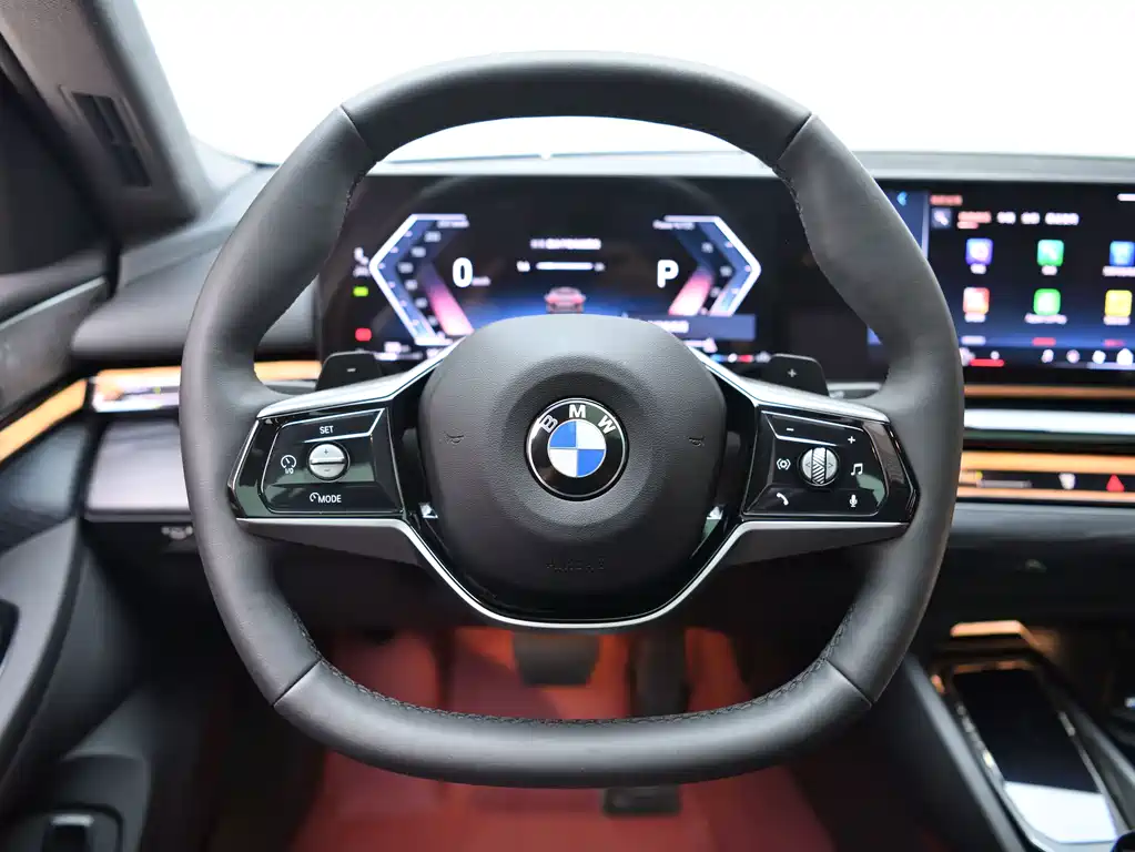 BMW 5 Series — миниатюра 13
