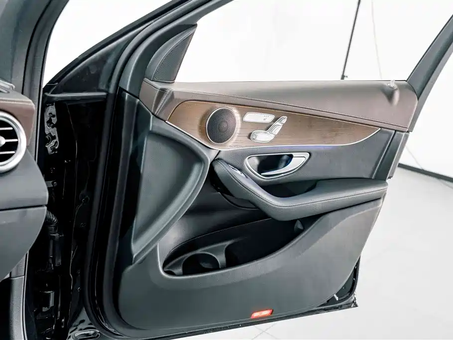 Mercedes-Benz GLC — миниатюра 13