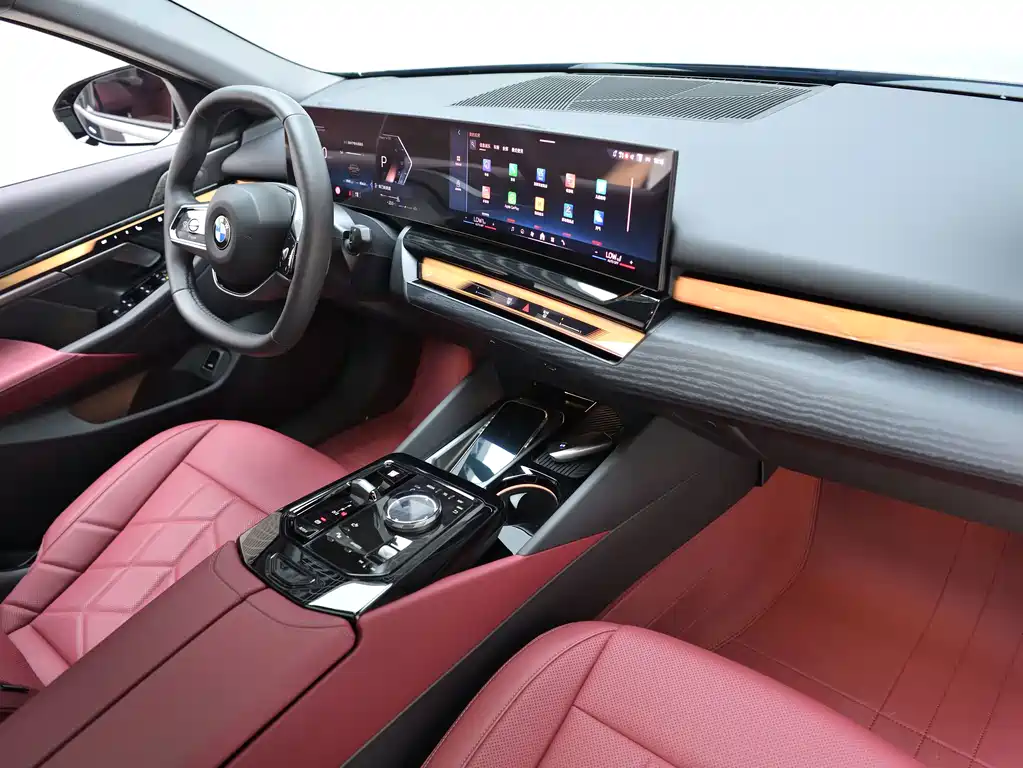 BMW 5 Series — миниатюра 11