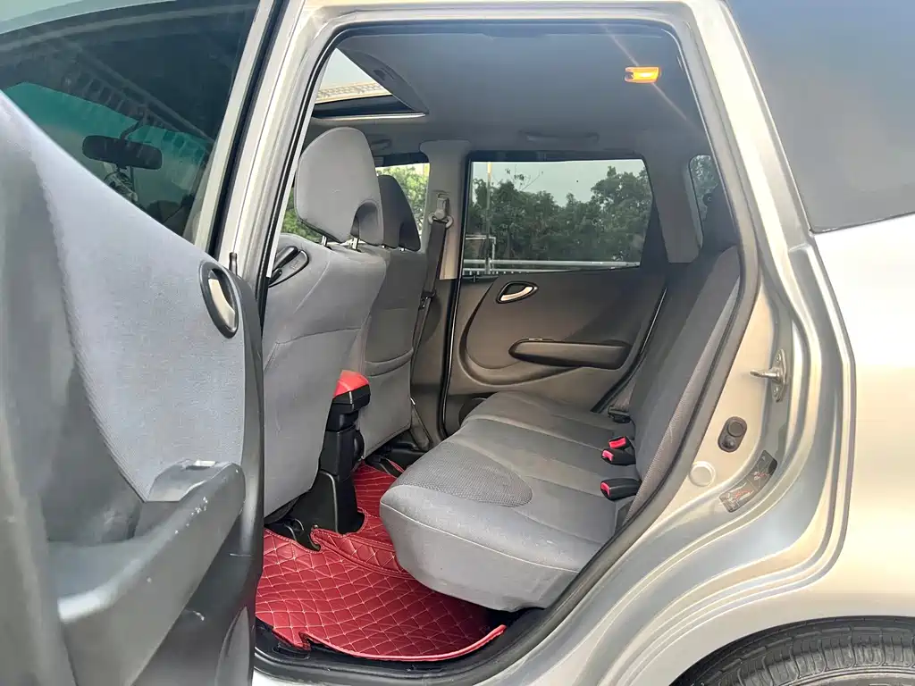 Honda Fit — миниатюра 16
