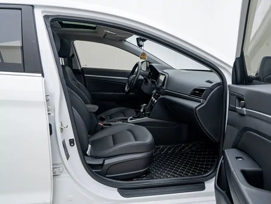 Hyundai Elantra PHEV — миниатюра 16