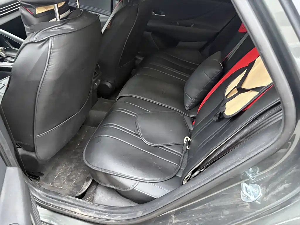 Hyundai Elantra — миниатюра 7