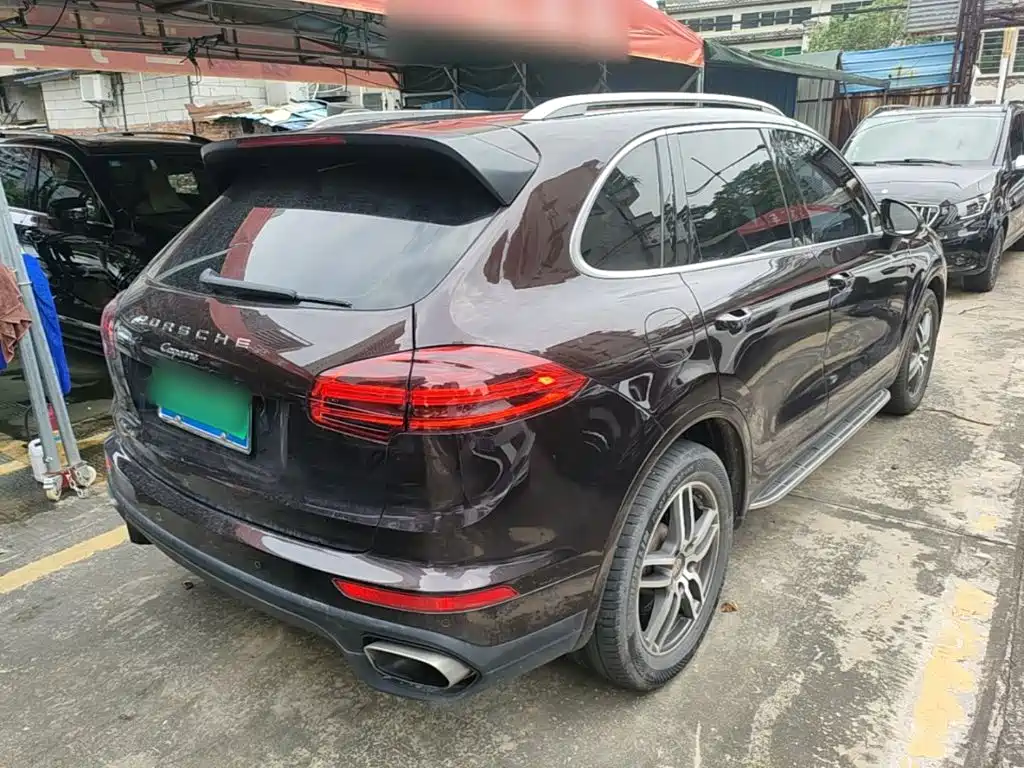 Porsche Cayenne — миниатюра 7