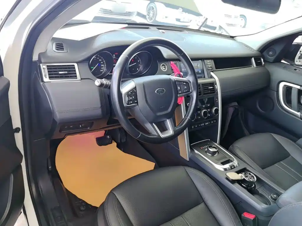 Land Rover Discovery Sport — миниатюра 10