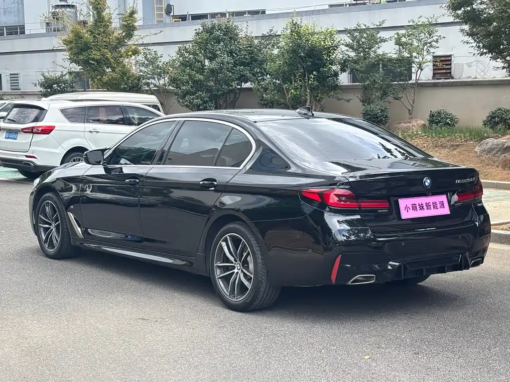 BMW 5 Series — миниатюра 20