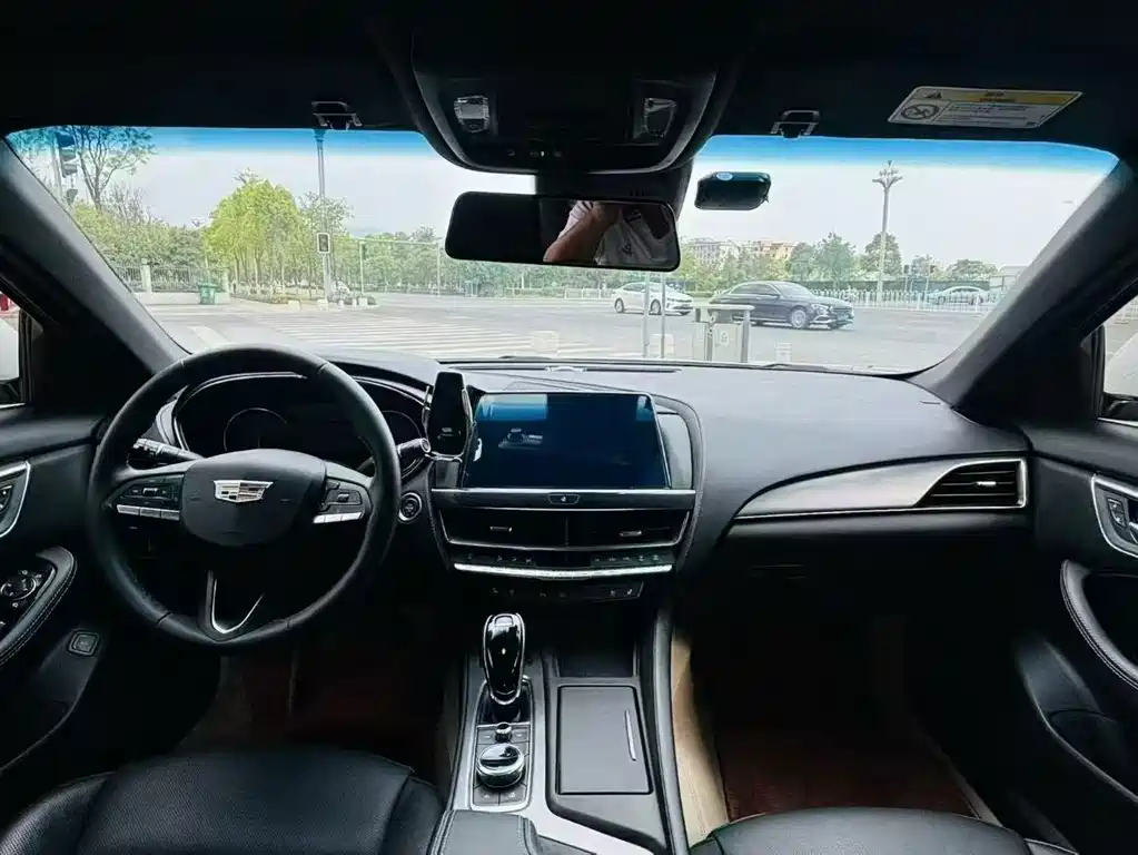 Cadillac CT5 — миниатюра 10