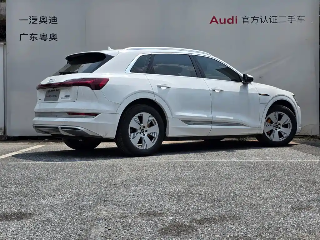 Audi e-tron — миниатюра 5